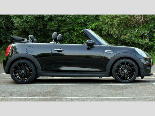 MINI Convertible  1.5 Cooper Auto Euro 6 (s/s) 2dr