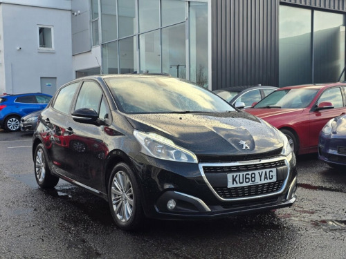 Peugeot 208  1.2 PureTech Signature Hatchback 5dr Petrol Manual