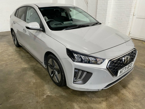 Hyundai IONIQ  1.6 Gdi Hybrid Premium SE 5dr DCT 1 owner from new