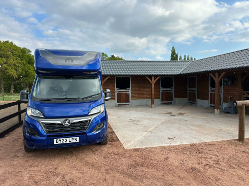 Vauxhall Movano  3.5T Equus Horsebox