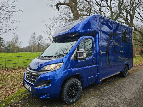 Vauxhall Movano  3.5T Equus Horsebox