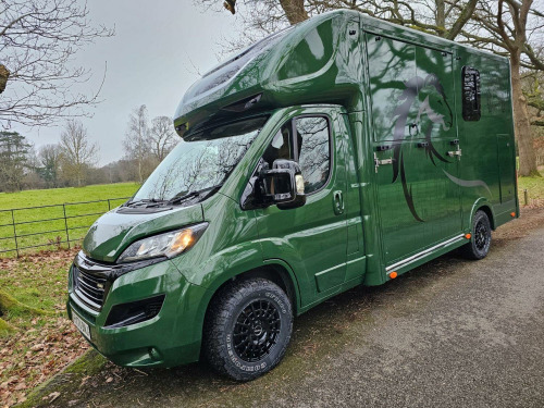 Peugeot Boxer  3.5T Horsebox