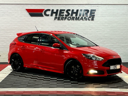 Ford Focus  2.0 T EcoBoost ST-3 5dr - 19s+Style Pack+Black Pack+Milltek+Elec Seats+285B