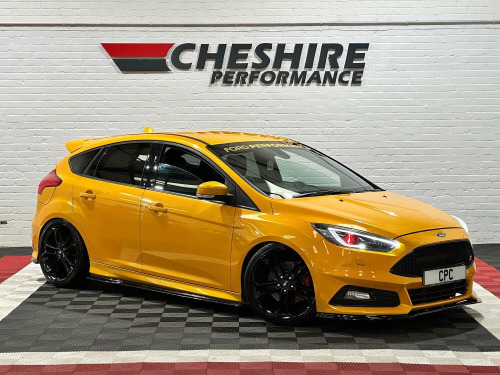 Ford Focus  2.0 TDCi ST-3 5dr - Style Pack+19s+260Bhp+Sync 3+Elec Seats+Park Sens