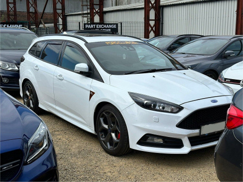 Ford Focus  2.0 T EcoBoost ST-3 5dr - 1 Owner+Sunroof+Elec Seats+Sony Sound+Winter Pack