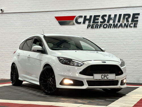 Ford Focus  2.0 T EcoBoost ST-3 BOLA 3FORMERKEEPERS ADAPTIVEXENONS SYNC2 CRUISE KEYLESS