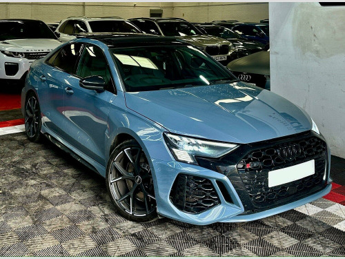 Audi RS3  2.5 TFSI Vorsprung PANORAMIC+BANGOLUFSEN+HUD+ELECDIFF+KAMORAGREY+CARPLAY+HU
