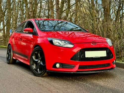 Ford Focus  2.0 T EcoBoost ST-2 MOUNTUNE270+MOUNTUNE EXHAUST+INTAKE+ RECAROS+ POWER RED 