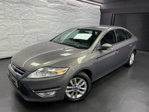 Ford Mondeo  1.6T EcoBoost Zetec Hatchback 5dr Petrol Manual Eu