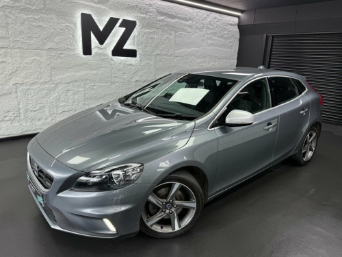 Volvo V40  1.6 D2 R-Design Hatchback 5dr Diesel Powershift Eu