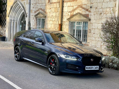 Jaguar XE  2017 17 JAGAUR XE R SPORT 2.0D AUTO BI TURBO AWD 4X4 240BHP DIESEL BLACK SA