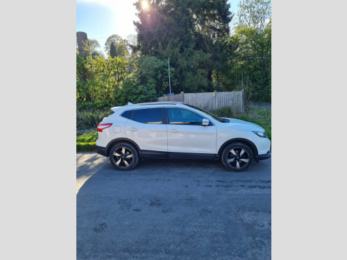 Nissan Qashqai  1.2 DIG-T N-Connecta