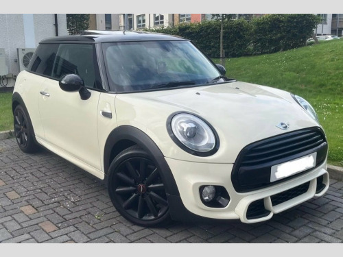MINI Hatch  1.5 Cooper Panoramic JCW Kit Hatchback 3 Door Petr