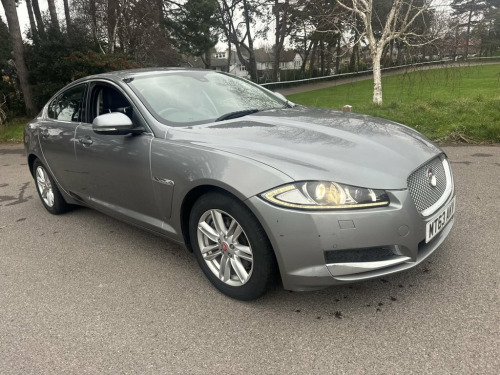 Jaguar XF  2.2d Luxury Saloon 4dr Diesel Auto Euro 5 (s/s) (1 