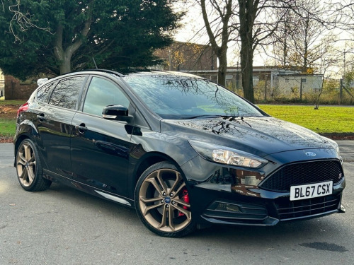 Ford Focus  2.0T EcoBoost ST-2 Hatchback 5dr Petrol Manual Eur