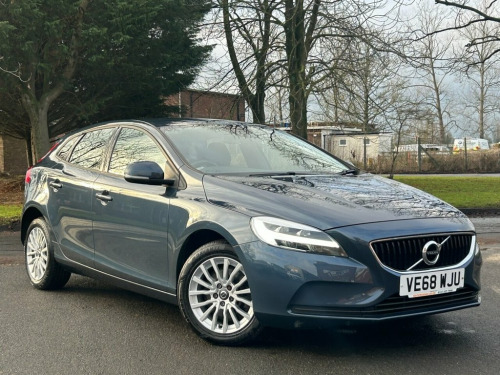 Volvo V40  1.5 T2 GPF Momentum Nav Plus Hatchback 5dr Petrol  