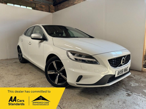 Volvo V40  2.0 D2 R-Design Hatchback 5dr Diesel Manual Euro 6