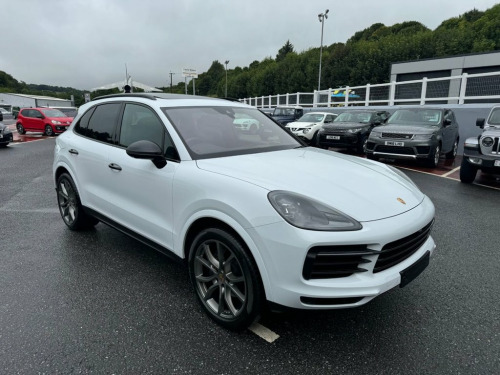 Porsche Cayenne  3.0 V6 Petrol Auto SUV Carrera White Metallic / Bl