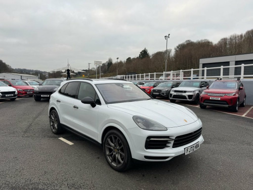 Porsche Cayenne  3.0 V6 Petrol Auto SUV Carrera White Metallic / Bl