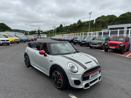 MINI Convertible  2.0 John Cooper Works Convertible CHILI Petrol Aut