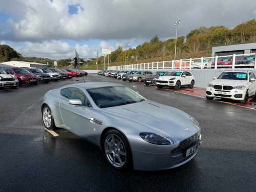 Aston Martin Vantage  4.3 V8 Coupe Manual 380 bhp with service record