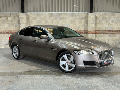 Jaguar XF  2.0d Portfolio Saloon 4dr Diesel Auto AWD Euro 6 (s/s) (180 ps)