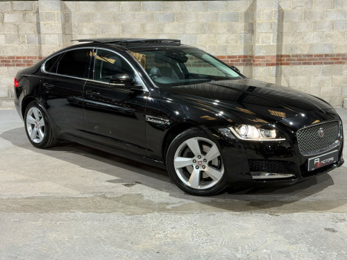 Jaguar XF  2.0d Portfolio Saloon 4dr Diesel Auto Euro 6 (s/s) (180 ps)