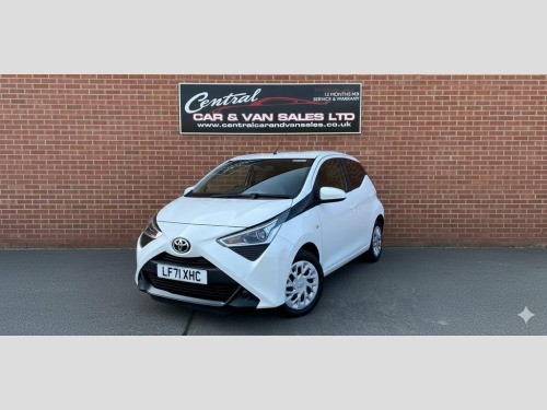 Toyota AYGO  1.0 VVTI LOW INSURANCE X-PLAY LOW MILEAGE FINANCE  