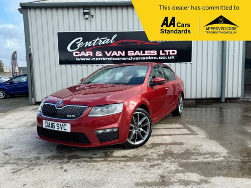 Skoda Octavia  2.0 TDI vRS Hatchback 5dr Diesel DSG 4WD Euro 6 (s