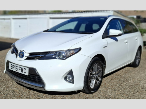 Toyota Auris  1.8 VVT-h Icon+