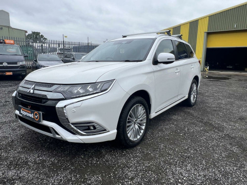 Mitsubishi Outlander  2.4 h TwinMotor 13.8kWh 4hs