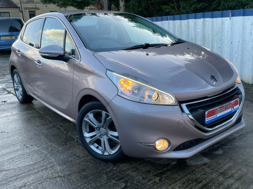 Peugeot 208  1.2 ALLURE PETROL 5-Door LOW MILES + HPI CLEAR 