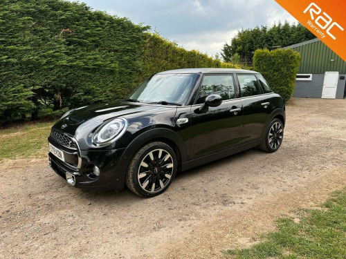 MINI Hatch  2.0 Cooper S Exclusive Steptronic Euro 6 (s/s) 5dr
