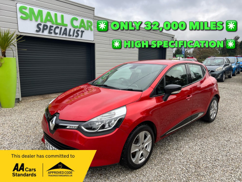 Renault Clio  1.2 16V Dynamique MediaNav 5dr