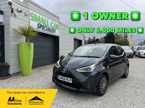 Toyota AYGO  1.0 VVT-i x-play Hatchback 5dr Petrol Manual Euro 6 (71 ps)