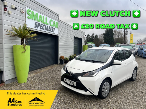 Toyota AYGO  1.0 VVT-i x-play Hatchback 5dr Petrol Manual Euro 6 (68 ps) 