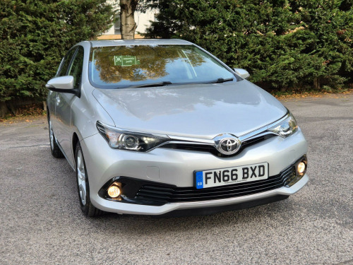 Toyota Auris  1.2 VVT-i Business Edition CVT Euro 6 (s/s) 5dr