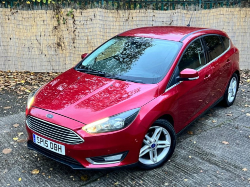Ford Focus  1.0T EcoBoost Titanium Hatchback 5dr Petrol Manual