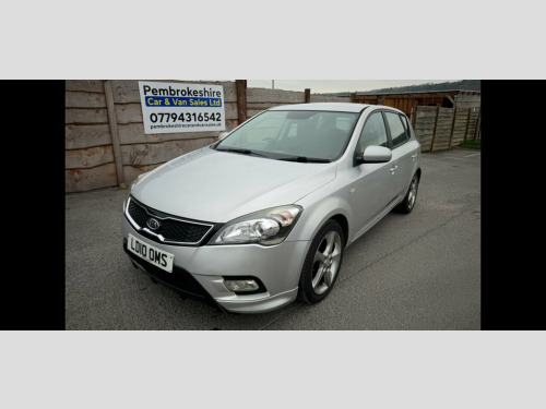 Kia ceed  1.6 CRDi 3 Hatchback 5dr Diesel Auto Euro 4 (113 b