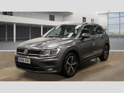 Volkswagen Tiguan  2.0 TDI SE Navigation SUV 5dr Diesel DSG Euro 6 (s 