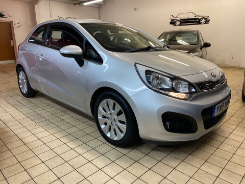 Kia Rio  1.3 2