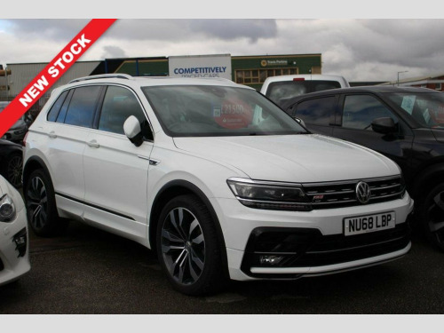 Volkswagen Tiguan  2.0 TDI R-Line 5dr 4Motion ** Sat Nav + Pan Sunroo