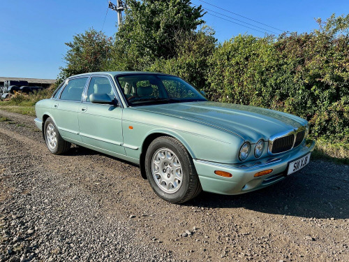 Jaguar XJ  3.2 V8 EXECUTIVE