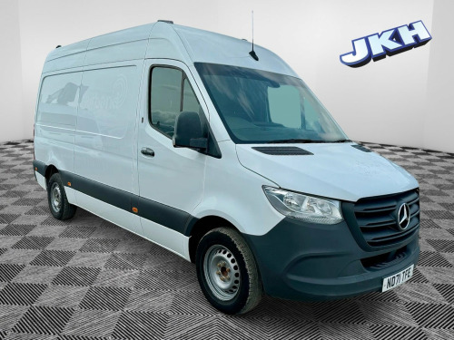 Mercedes-Benz Sprinter  2.0 315 CDI L2 H2 RWD Progressive UTILITY SPEC 3.5T TOWING CAPCITY