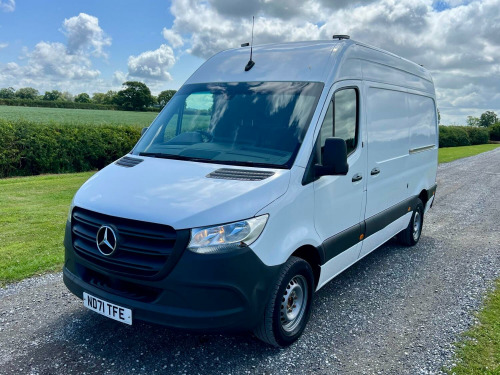 Mercedes-Benz Sprinter  2.0 315 CDI L2 H2 RWD Progressive UTILITY SPEC 3.5T TOWING CAPCITY