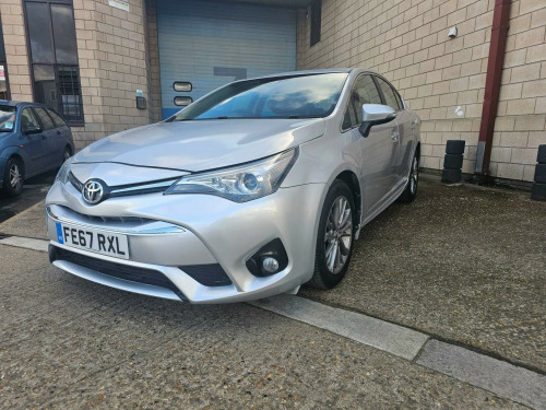 Toyota Avensis  2.0 D-4D Business Edition Euro 6 (s/s) 4dr