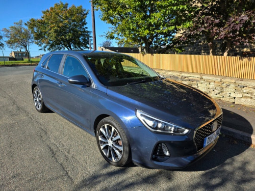 Hyundai i30  1.6 CRDi Blue Drive Premium Hatchback 5dr Diesel M