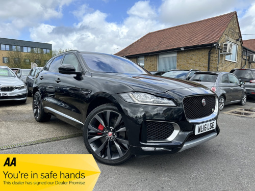 Jaguar F-PACE  3.0 D300 V6 First Edition SUV 5dr Diesel Auto AWD Euro 6 (s/s) (300 ps)