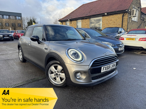 MINI Hatch  1.5 Cooper Classic Hatchback 5dr Petrol Steptronic Euro 6 (s/s) (136 ps)