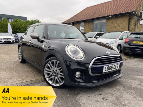 MINI Hatch  1.5 Cooper Seven Hatchback 5dr Petrol Auto Euro 6 (s/s) (136 ps)